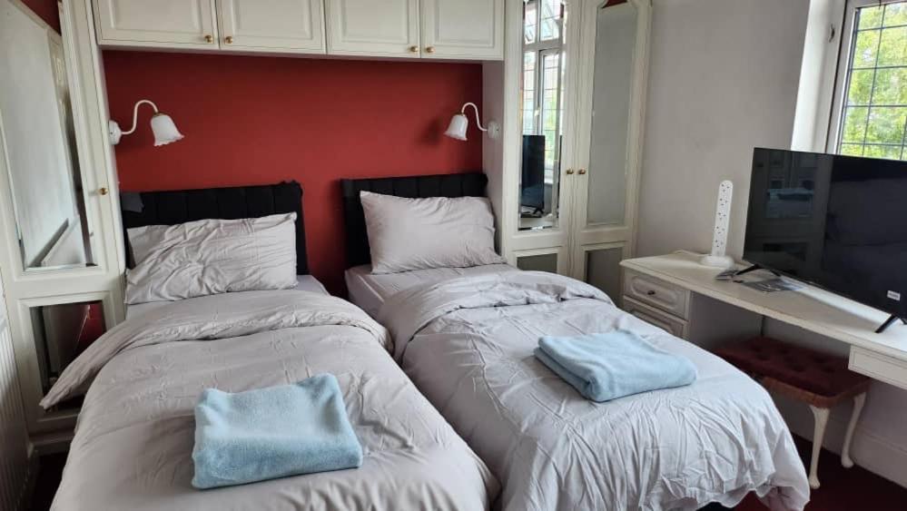 Cosy 4 Bed Home Едмонтон Екстер'єр фото
